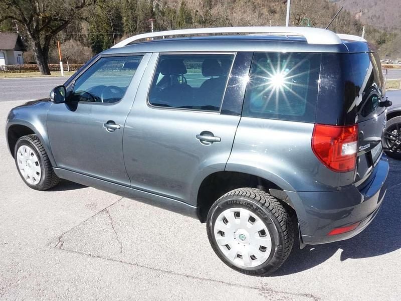 Gebraucht Skoda Yeti 110 PS (80 kW) 2017 Grau SUV