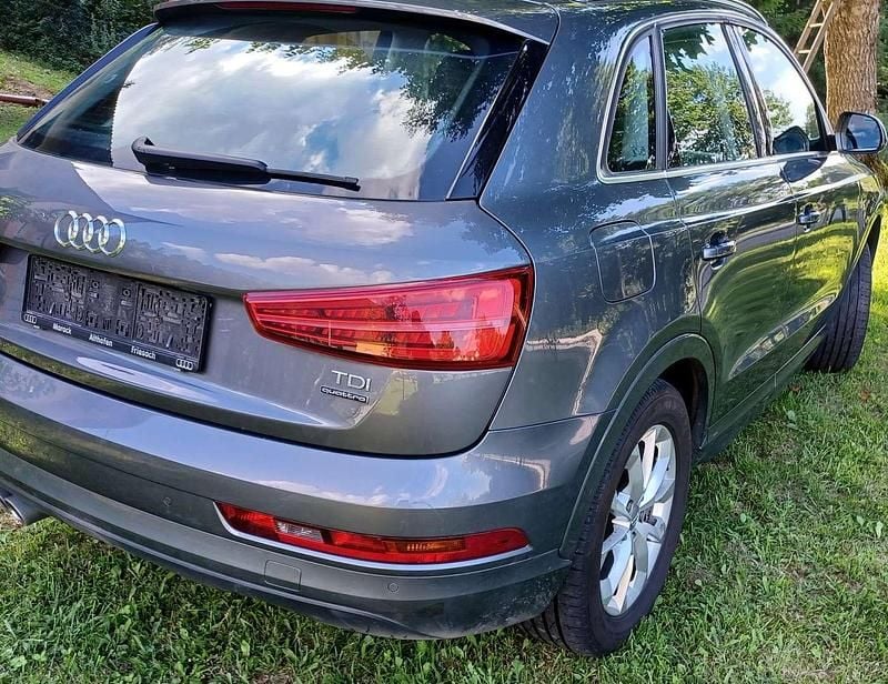 Grau Gebraucht 2017 Audi Q3 SUV | € 22.700 (Etwas zu teuer) - Bild 1/4