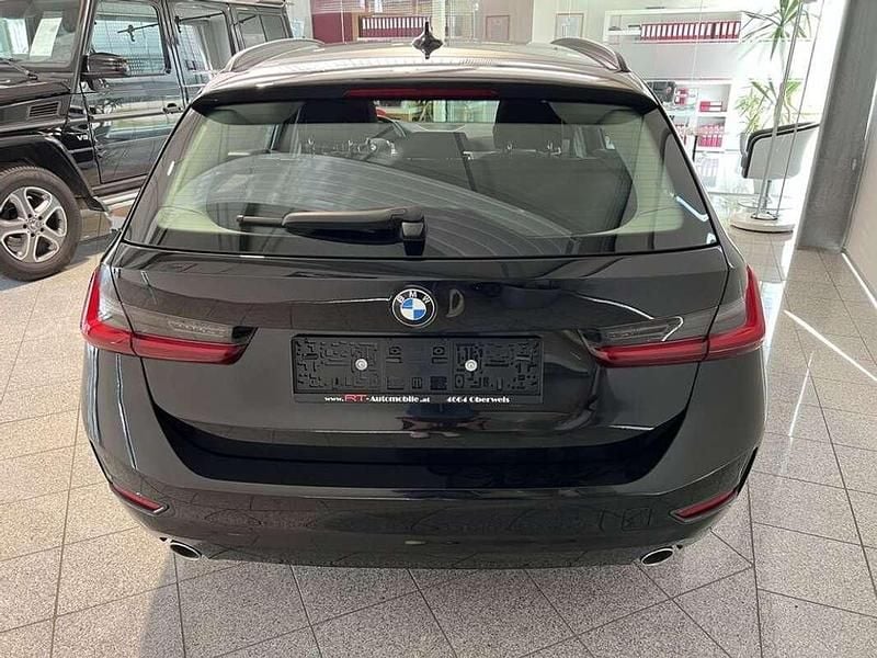 Gebraucht BMW 318 Advantage 136 PS (100 kW) 2022 Schwarz Kombi
