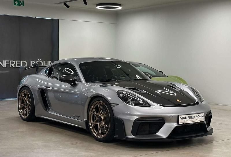 Silber Gebraucht 2022 Porsche 718 Cayman GT4 Coupé | € 189.970 - Bild 1/4