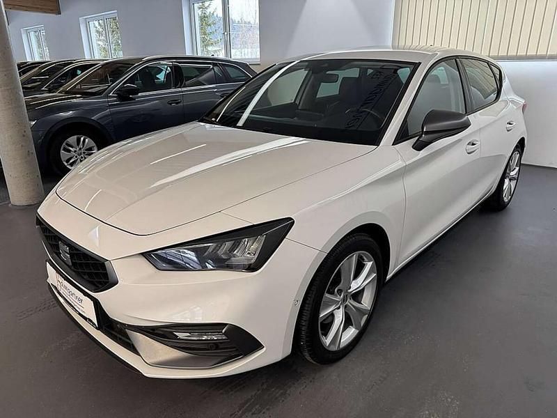 Gebraucht Seat Leon FR-Line 150 PS (110 kW) 2023 Weiß Limousine