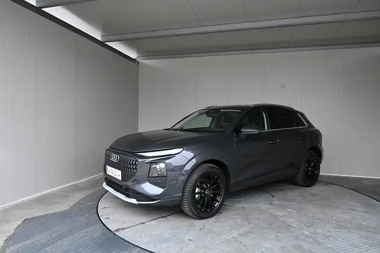 Dunkelgrau metallic Neu 2026 Audi Q3 SUV | € 48.490 (Guter Preis) - Bild 1/4