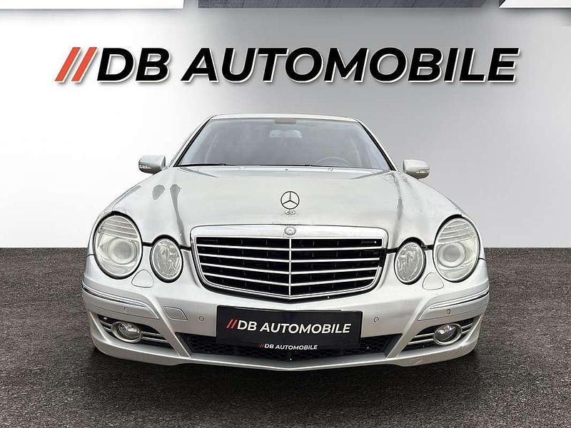 Gebraucht Mercedes E220 Classic 170 PS (125 kW) 2008 Grau Limousine