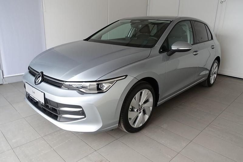 Neu VW Golf VIII 115 PS (84 kW) 2025 Silber  metallic Limousine