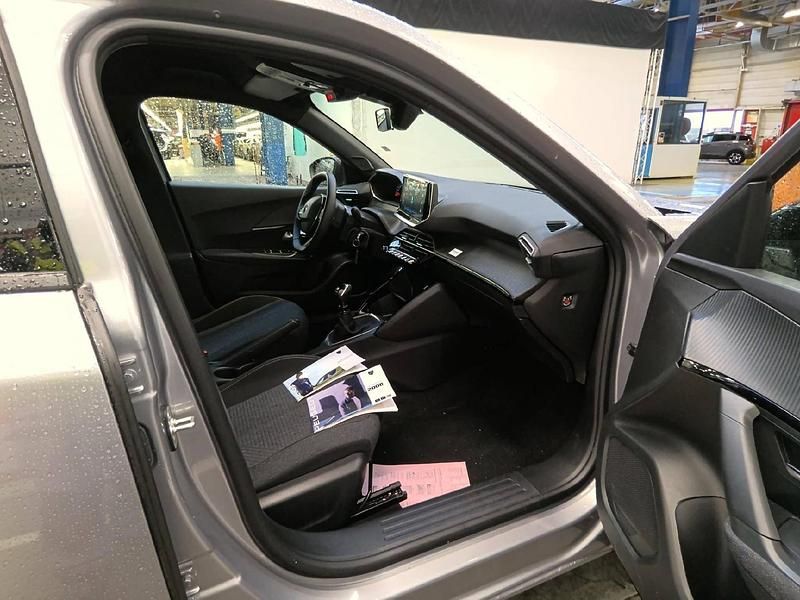 Gebraucht Peugeot 2008 Style 102 PS (75 kW) 2025 SUV