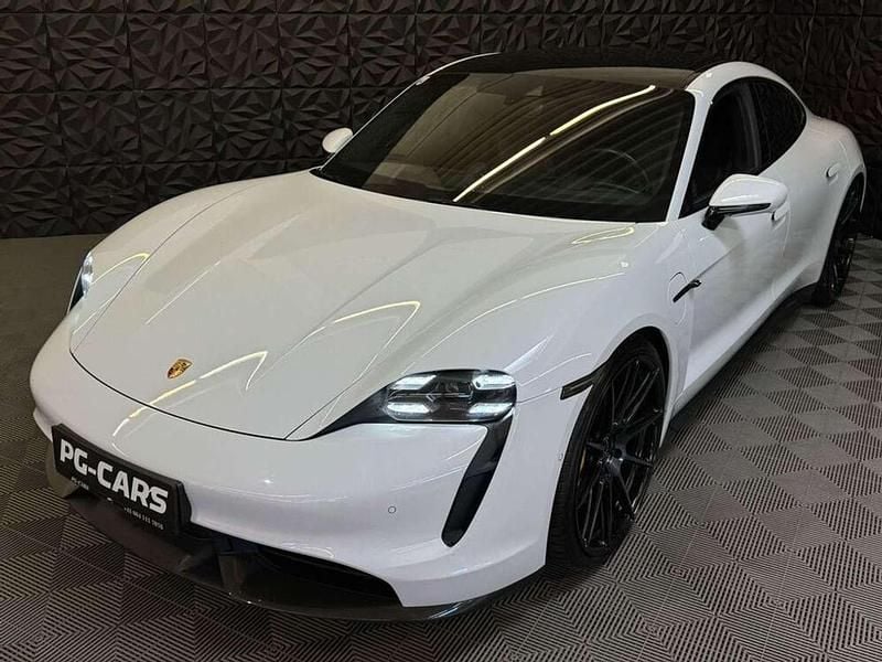 Weiß Gebraucht 2020 Porsche Taycan Turbo S Limousine | € 99.800 - Bild 1/4