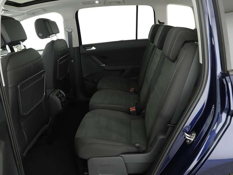 Neu VW Touran 150 PS (110 kW) 2025 Mittelblau  metallic Van / Kleinbus