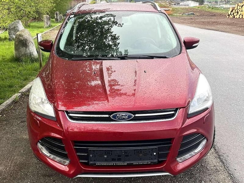 Rot Gebraucht 2015 Ford Kuga Titanium SUV | € 12.500 (Fairer Preis) - Bild 1/4