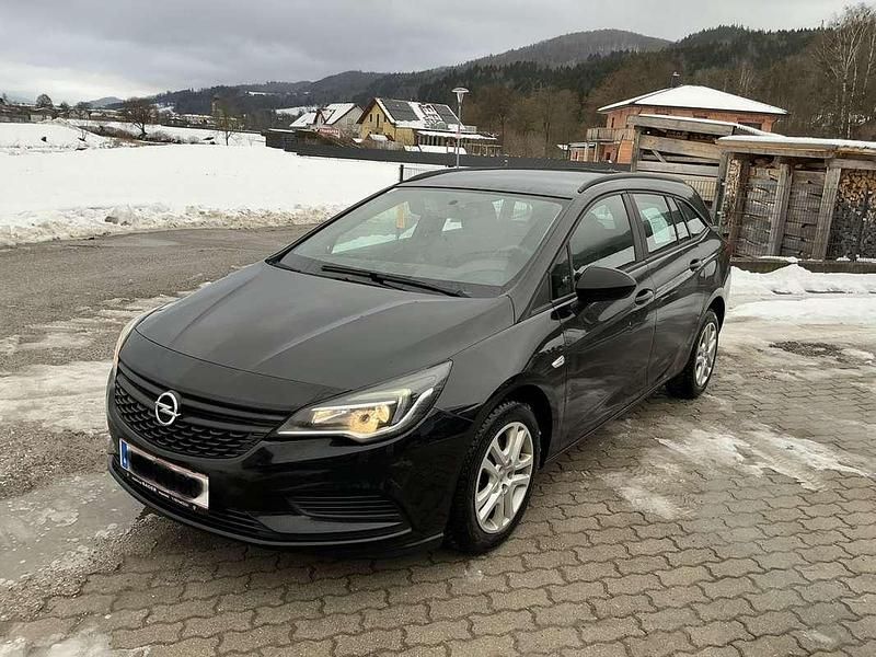 Gebraucht Opel Astra 101 PS (74 kW) 2017 Schwarz Kombi