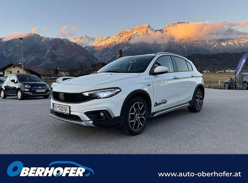 Weiß Gebraucht 2022 Fiat Tipo Cross Limousine | € 21.990 (Etwas zu teuer) - Bild 1/4