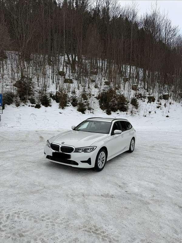 Gebraucht BMW 318 150 PS (110 kW) 2019 Weiß Kombi