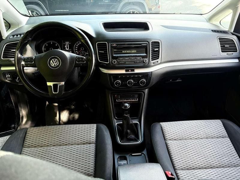 Gebraucht VW Sharan Comfortline 140 PS (102 kW) 2013 Schwarz Van / Kleinbus