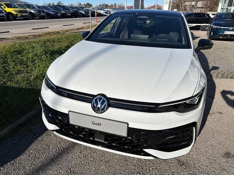 Neu VW Golf VIII R-line 204 PS (150 kW) 2025 Weiss  normal Limousine