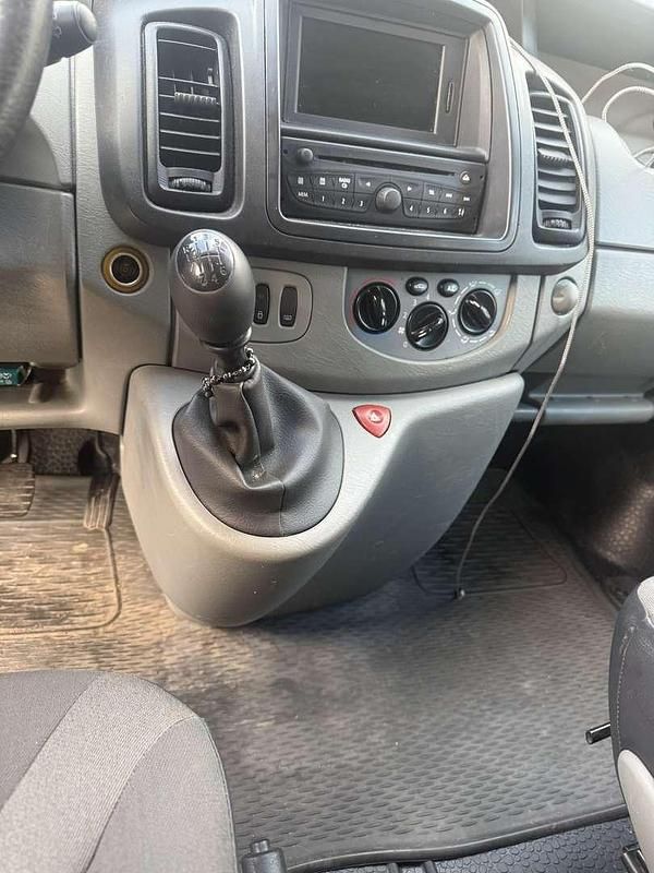 Gebraucht Renault Trafic 114 PS (83 kW) 2012 Weiß Van / Kleinbus