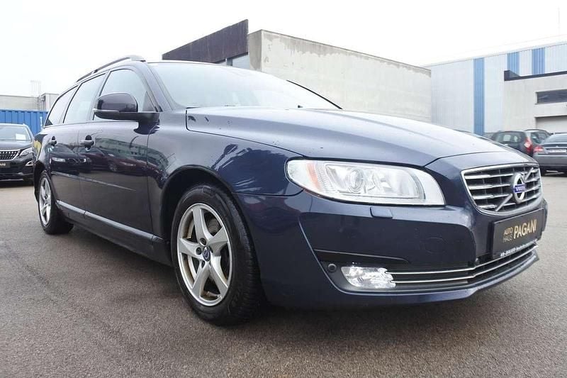 Gebraucht Volvo V70 Momentum 181 PS (133 kW) 2015 Kombi