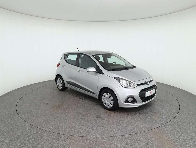 Gebraucht Hyundai i10 Premium 87 PS (63 kW) 2015 Silber Kleinwagen