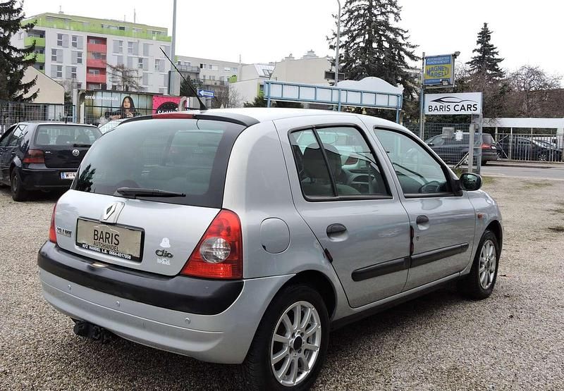 Gebraucht Renault Clio II 98 PS (72 kW) 2002 Limousine