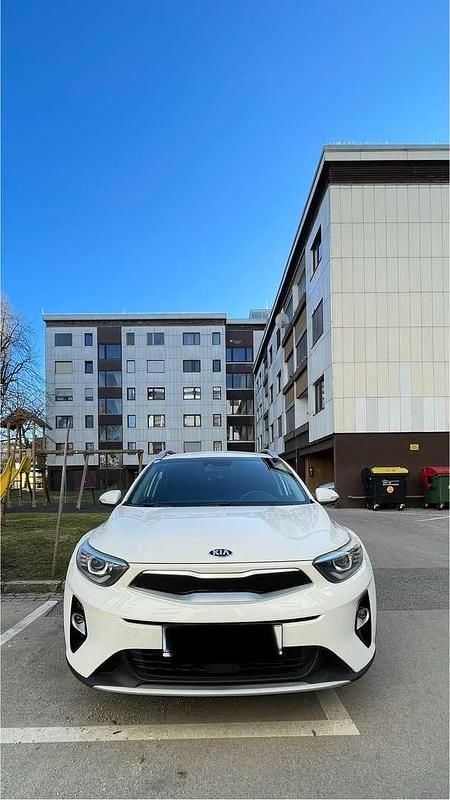 Gebraucht Kia Stonic Gold 99 PS (72 kW) 2018 Weiß SUV