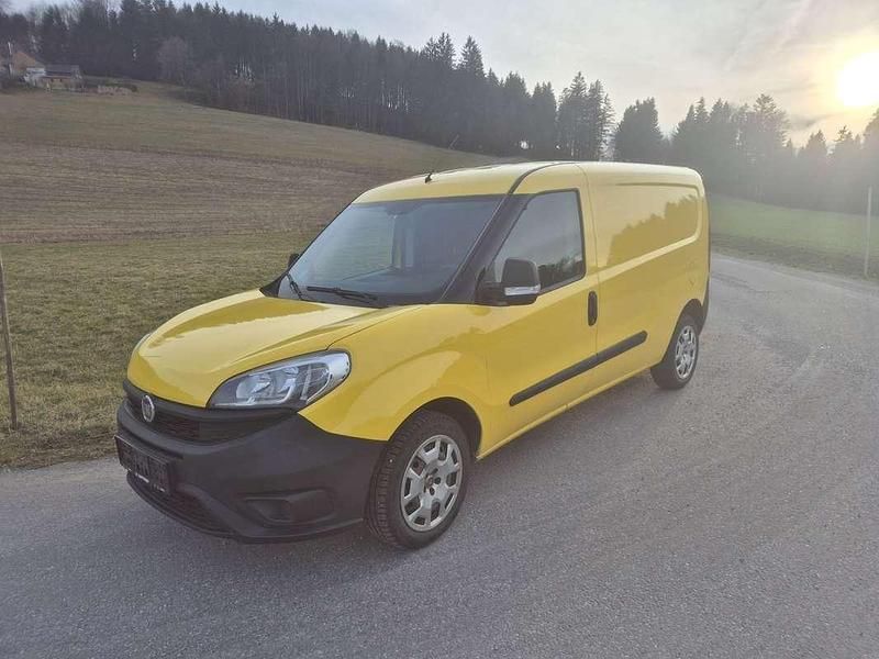 Gelb Gebraucht 2017 Fiat Doblò Van / Kleinbus | € 4.999 - Bild 1/4