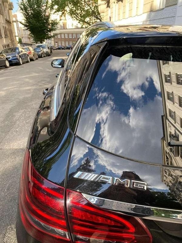 Gebraucht Mercedes C200 AMG line 160 PS (117 kW) 2020 Schwarz Kombi