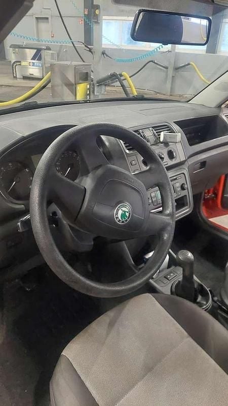 Gebraucht Skoda Fabia 60 PS (44 kW) 2012 Rot Limousine