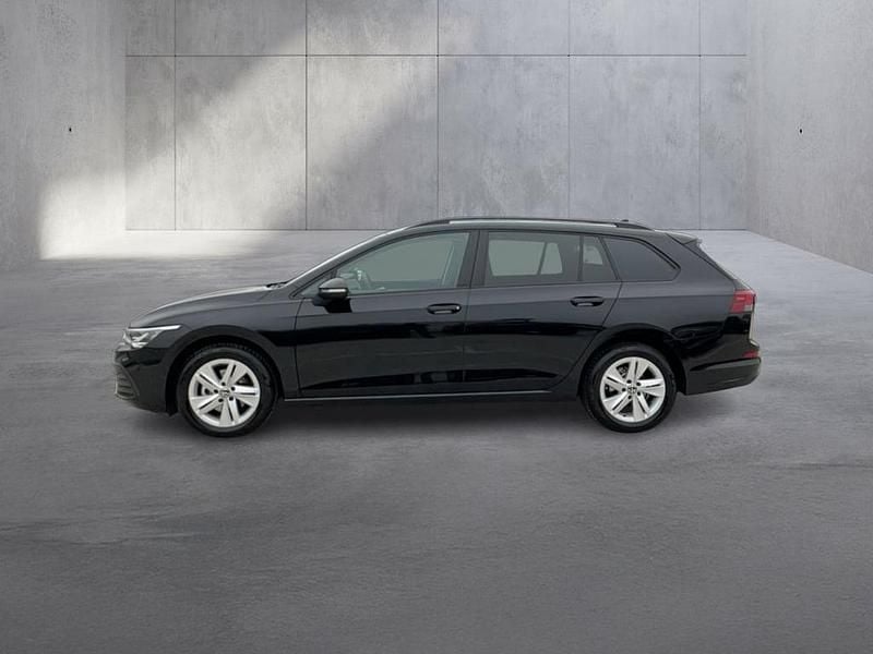 Gebraucht VW Golf VIII Life 110 PS (80 kW) 2024 Schwarz  metallicperleffektno Kombi