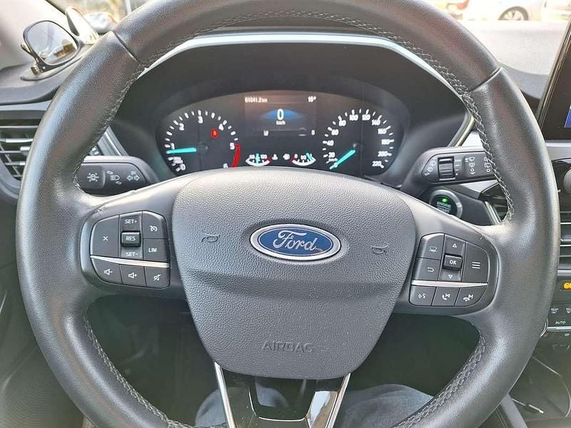 Gebraucht Ford Kuga Titanium 120 PS (88 kW) 2021 Rot SUV