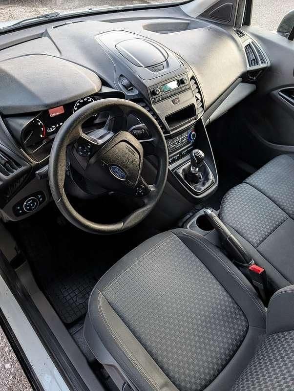 Gebraucht Ford Tourneo Trend 101 PS (74 kW) 2021 Weiß Van