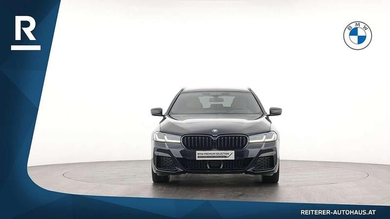 Gebraucht BMW 530e M Sport 292 PS (214 kW) 2022 Schwarz Kombi
