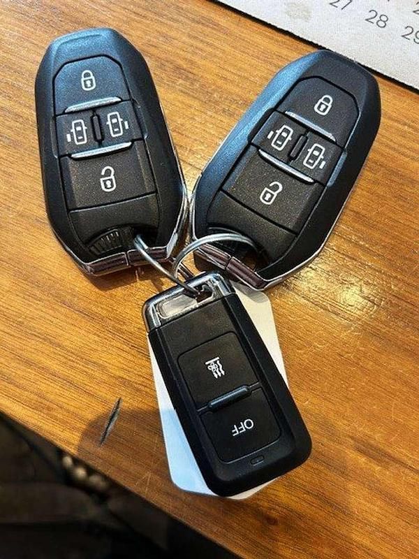 Gebraucht Opel Zafira Life 177 PS (130 kW) 2024 Schwarz Van / Kleinbus