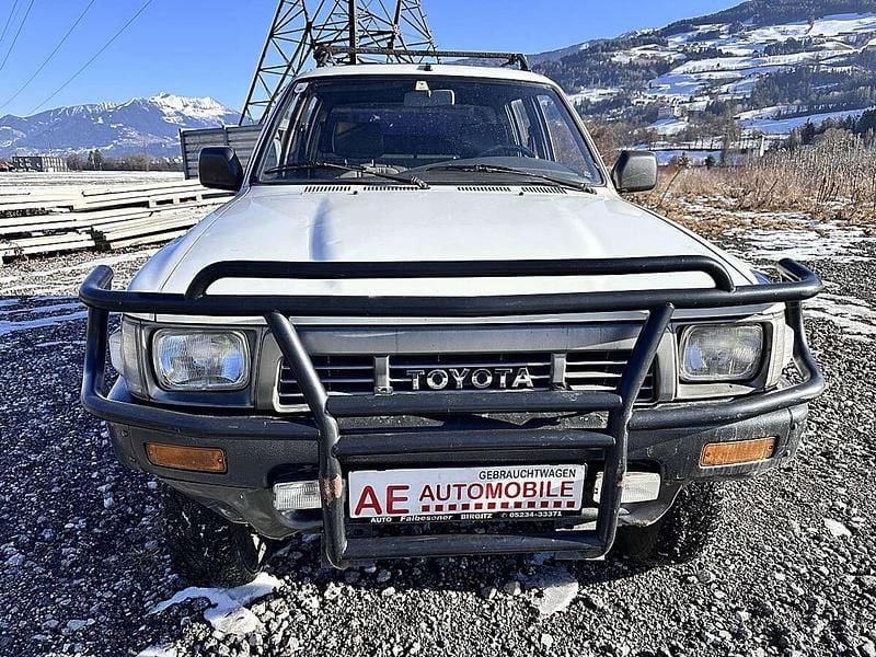 Gebraucht Toyota HiLux 77 PS (56 kW) 1991 Weiß Abholung