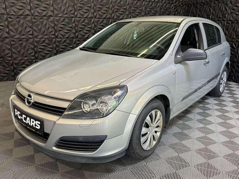 Beige Gebraucht 2005 Opel Astra Limousine | € 2.190 - Bild 1/4