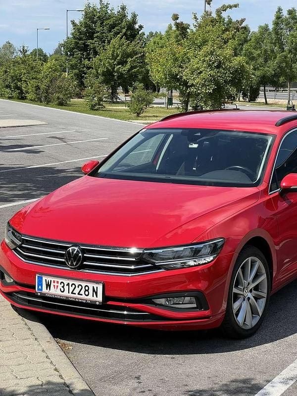 Gebraucht VW Passat 122 PS (89 kW) 2020 Rot Limousine