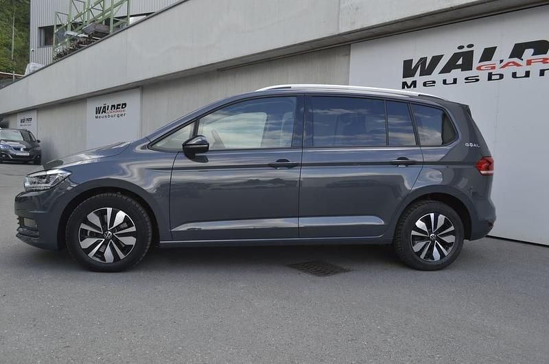 Gebraucht VW Touran Comfortline 150 PS (110 kW) 2024 Mittelgrau  metallic Van / Kleinbus