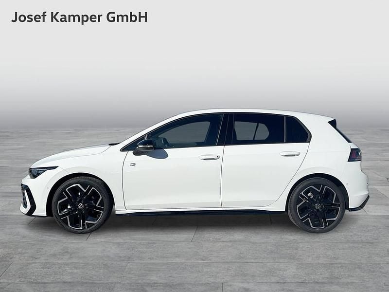 Neu VW Golf VIII Sport 115 PS (84 kW) 2026 Weiss  normal