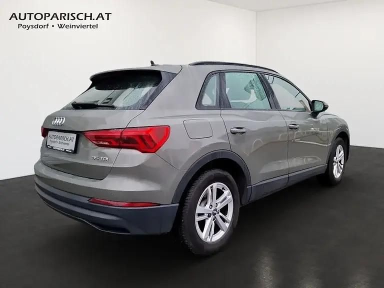 Gebraucht Audi Q3 Ambiente 150 PS (110 kW) 2019 Mittelgrau  metallic SUV