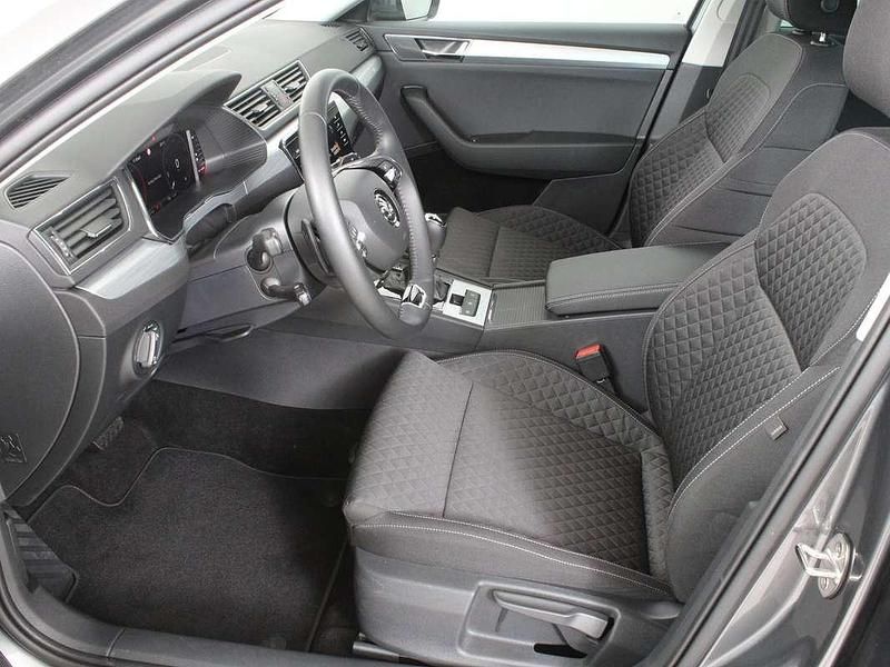 Gebraucht Skoda Superb Ambition 150 PS (110 kW) 2023 Mittelgrau  metallic Kombi