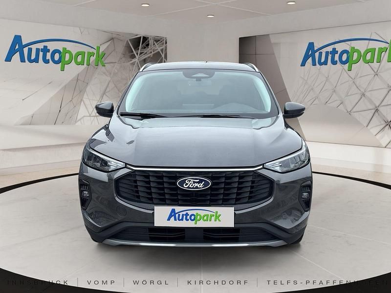 Gebraucht Ford Kuga Titanium 183 PS (134 kW) 2024 Grau SUV