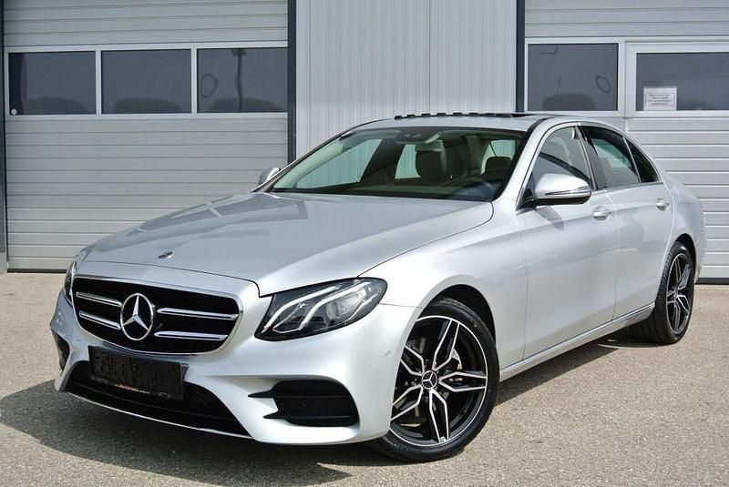 Gebraucht Mercedes E200 AMG 197 PS (144 kW) 2019 Silber Limousine