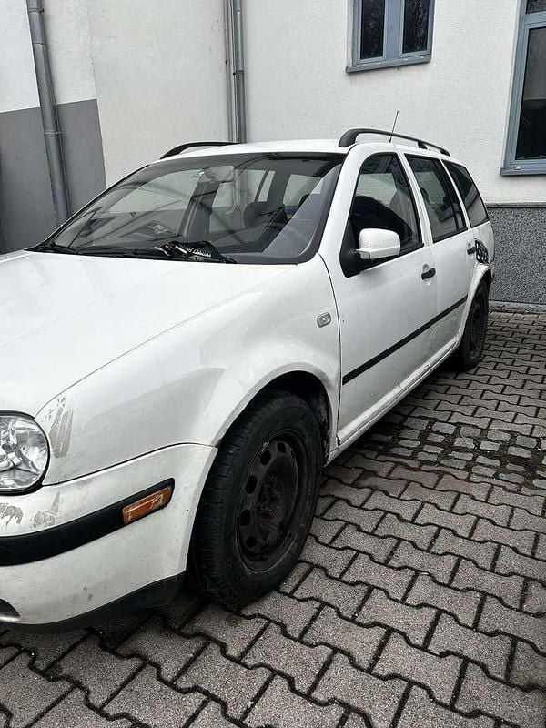 Gebraucht VW Golf IV 101 PS (74 kW) 2005 Weiß Kombi