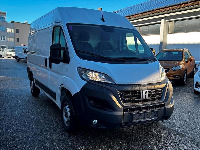 Weiß Gebraucht 2023 Fiat Ducato Van | € 27.990 (Superpreis) - Bild 1/4