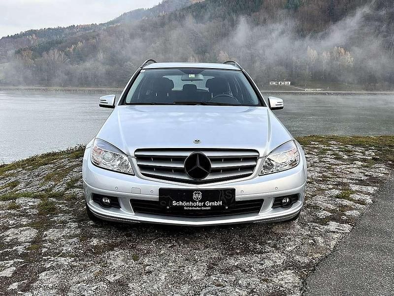 Gebraucht Mercedes C200 Classic 136 PS (100 kW) 2010 Silber Limousine