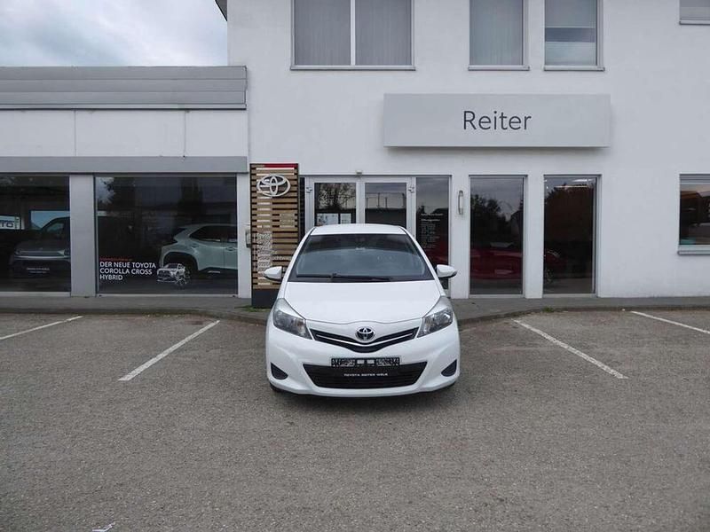 Weiß Gebraucht 2014 Toyota Yaris Kleinwagen | € 7.990 (Fairer Preis) - Bild 1/4