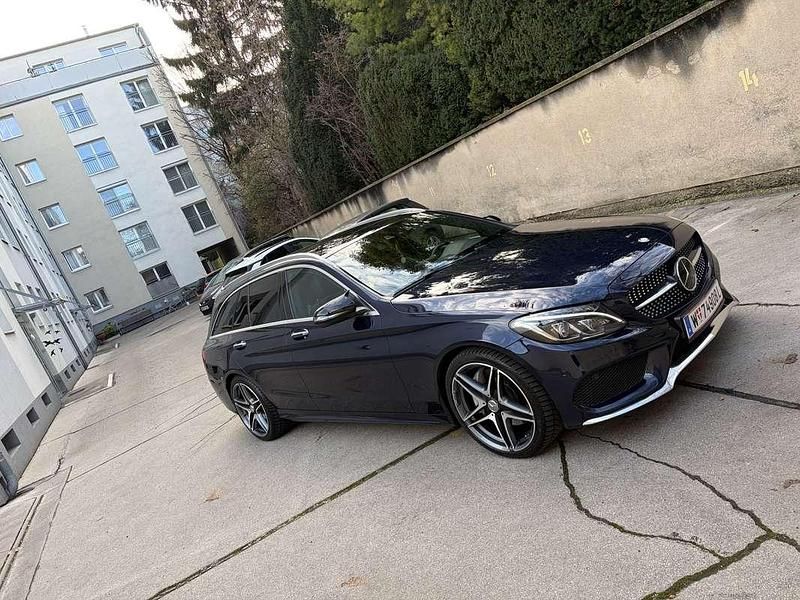 Gebraucht Mercedes C300 204 PS (150 kW) 2015 Blau Kombi
