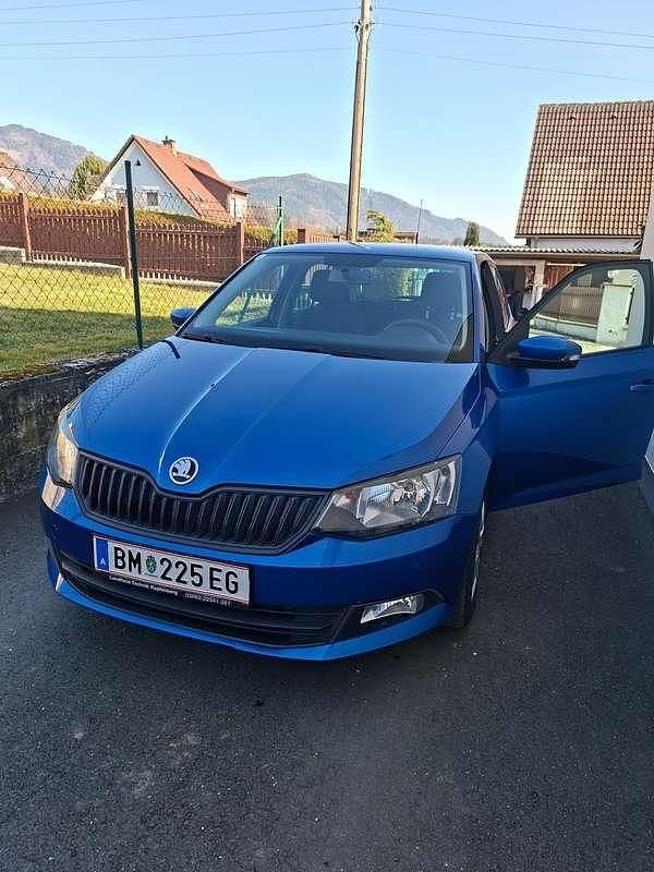 Gebraucht Skoda Fabia Joy 60 PS (44 kW) 2016 Blau Limousine
