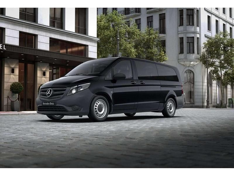 Gebraucht Mercedes Vito 190 PS (139 kW) 2022 Obsidianschwarz meta Van