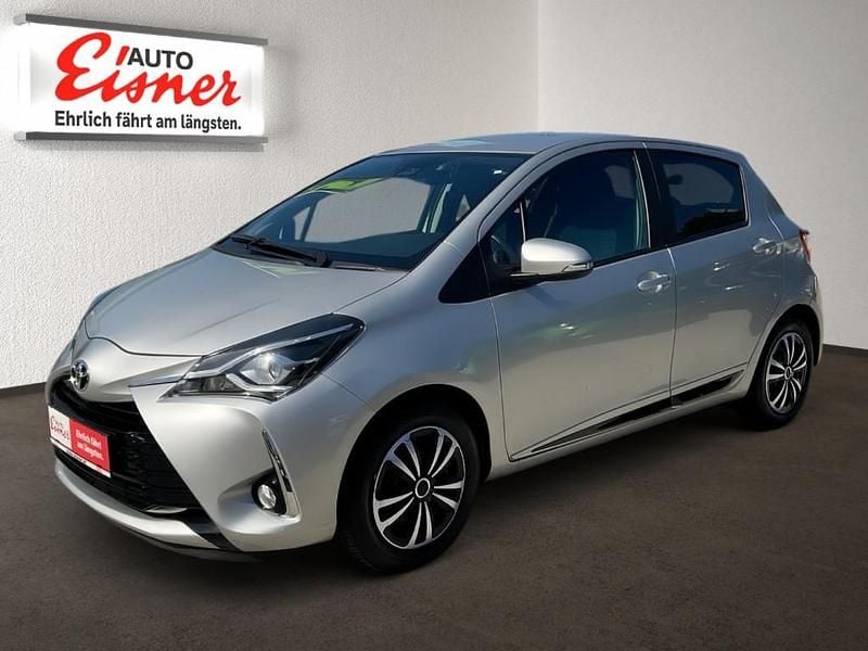 Gebraucht Toyota Yaris Active 72 PS (52 kW) 2018 Silber Limousine