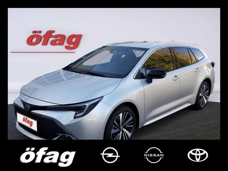 Weiß Gebraucht 2025 Toyota Corolla Active Kombi | € 28.990 (Etwas zu teuer) - Bild 1/4