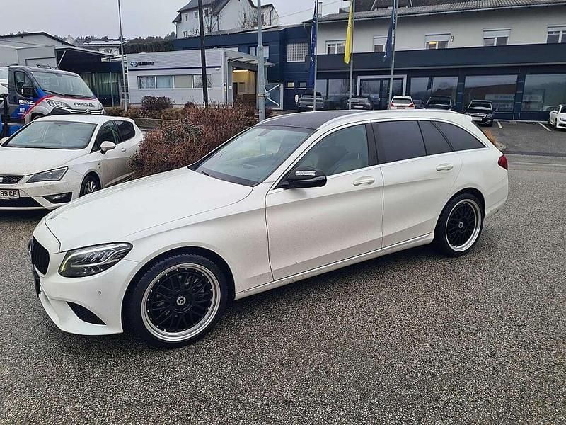 Gebraucht Mercedes C220 AMG line 194 PS (142 kW) 2018 Weiß Kombi