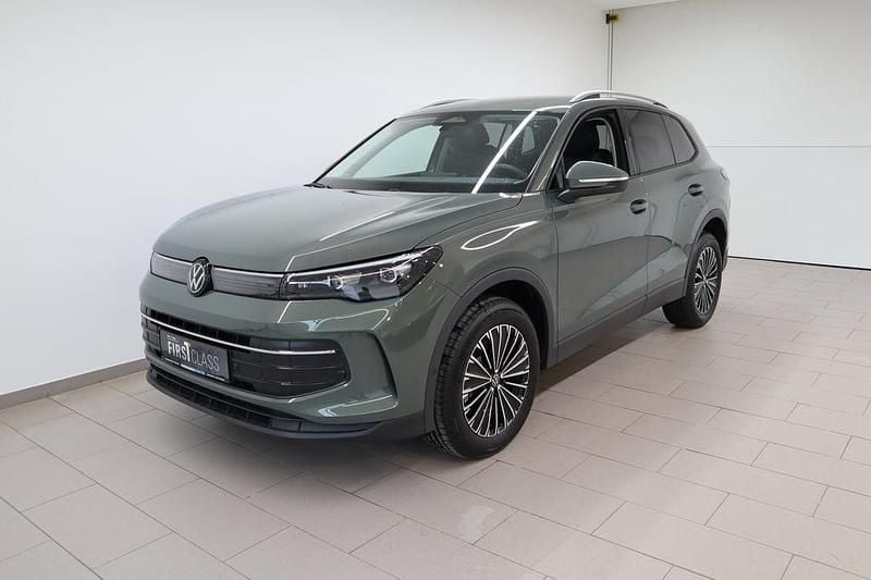 Neu VW Tiguan 193 PS (141 kW) 2026 Mittelgrün metallic SUV